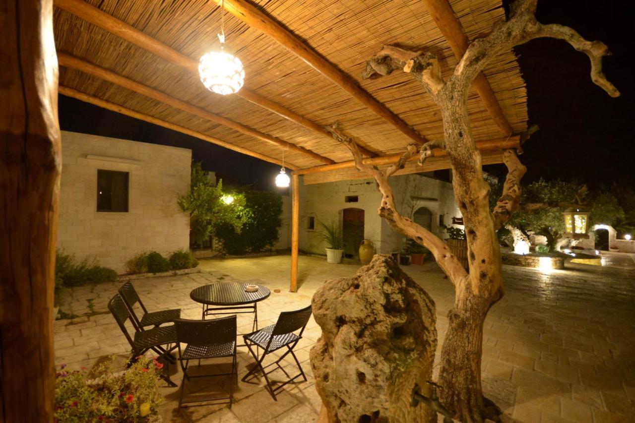 Bed and Breakfast Trulli Petra Chiara Locorotondo Esterno foto