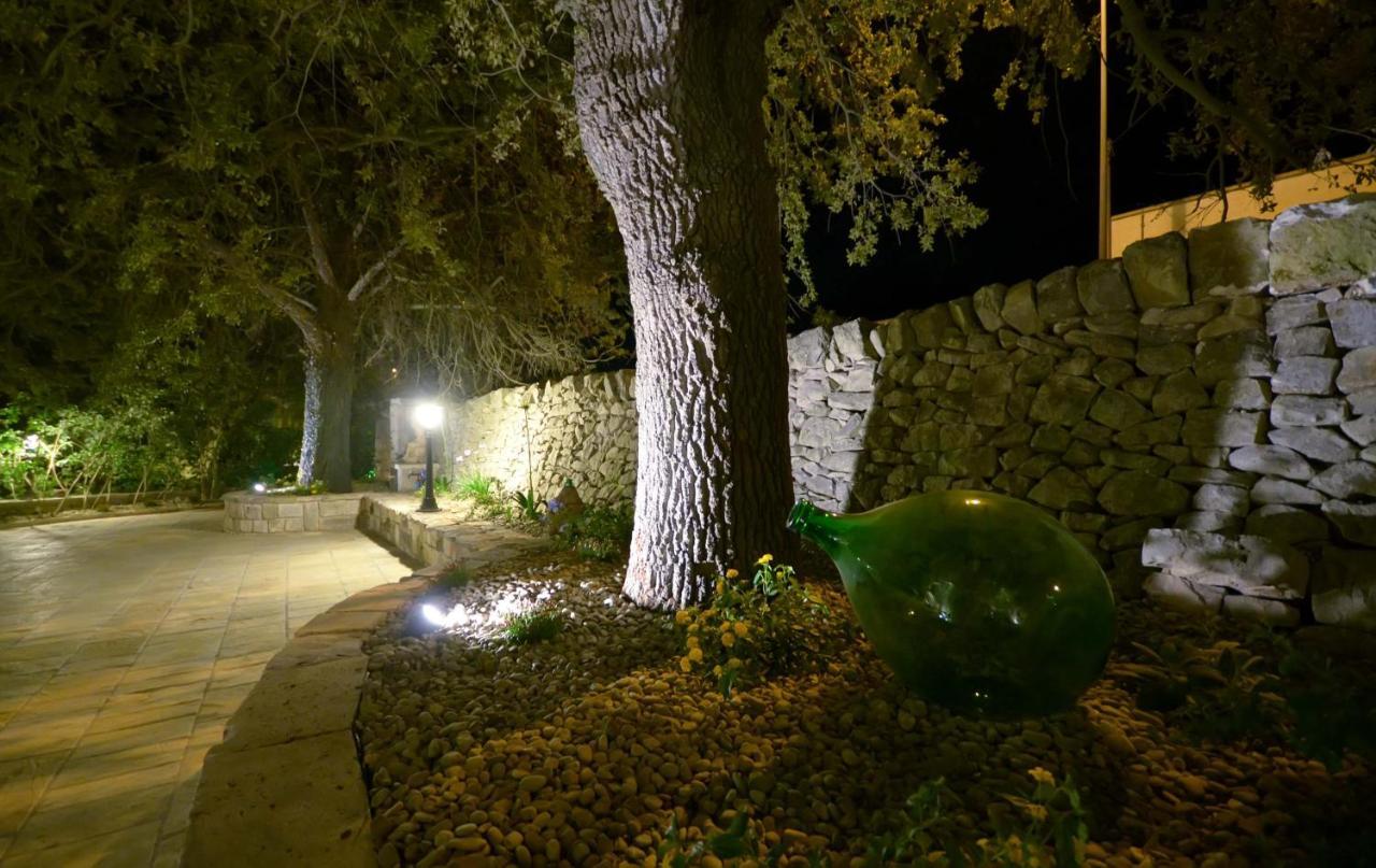 Bed and Breakfast Trulli Petra Chiara Locorotondo Esterno foto