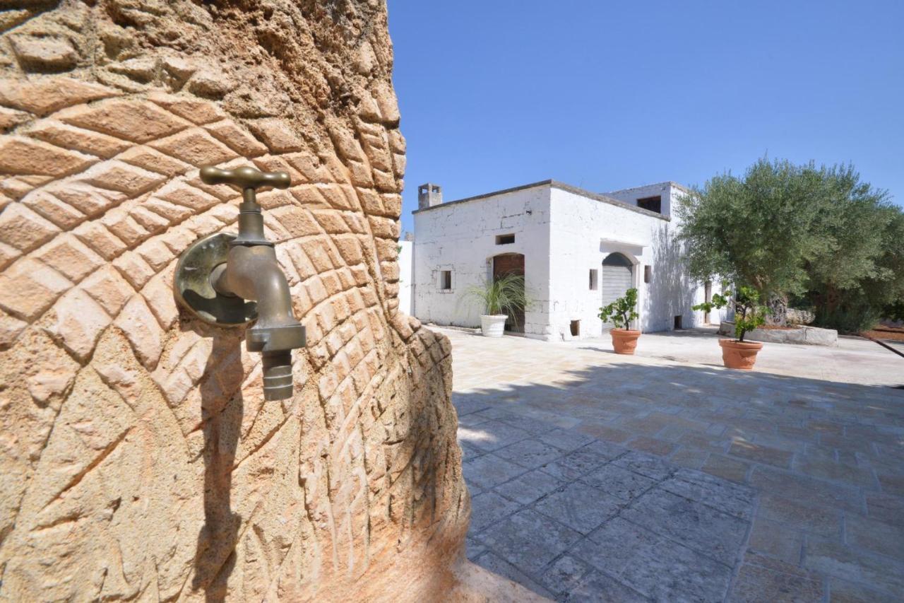 Bed and Breakfast Trulli Petra Chiara Locorotondo Esterno foto